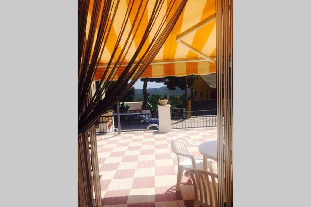 Apartamento Entre La Playa Y La Montana Calafell Bagian luar foto